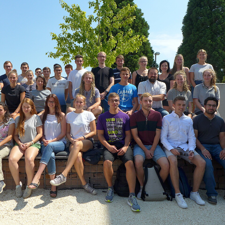 Studierenden Gruppe des Weincampus Neustadt