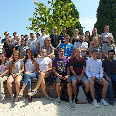 Studierenden Gruppe des Weincampus Neustadt