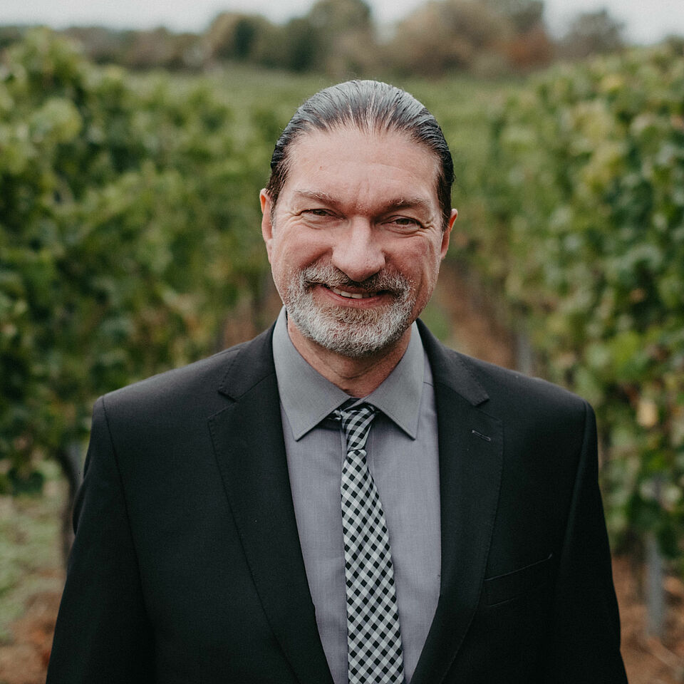 Portrait Photo von Prof. Dr. Andreas Düker