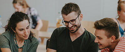 Students in the lecture at the Wine Campus Neustadt