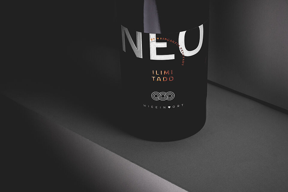 NEO Liqueur wine