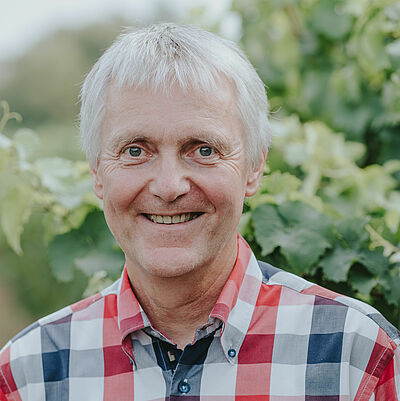 Portrait photo of Prof. Dr. Ulrich Fischer