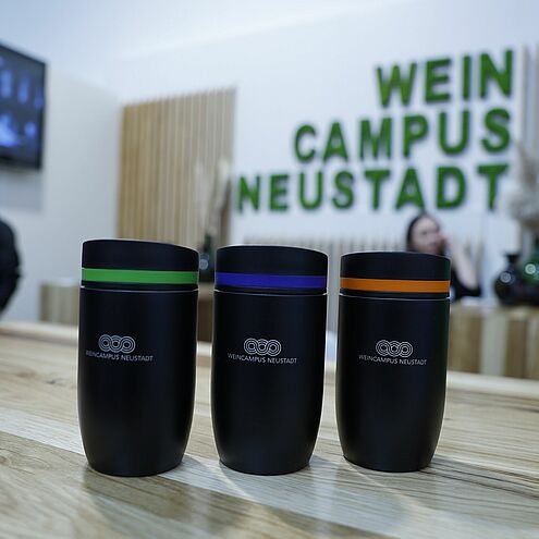 Thermobecher für Alumni des Weincampus