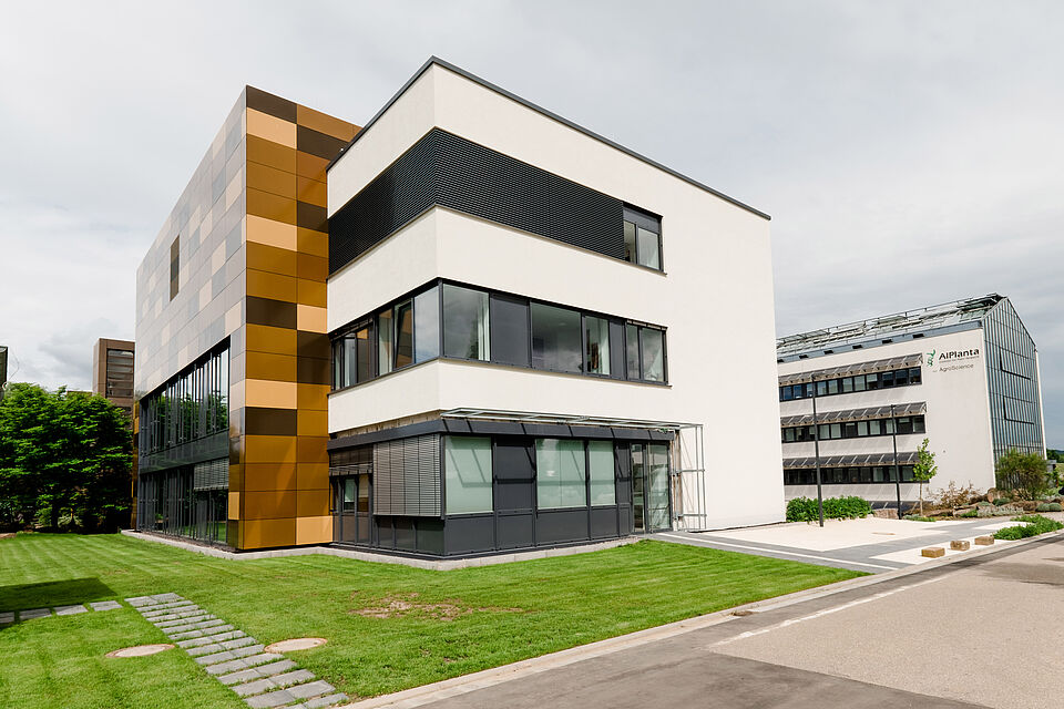 Entrée du bâtiment du Wine Campus Neustadt