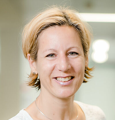 Portrait photo du Prof. Dr Maren Scharfenberger-Schmeer